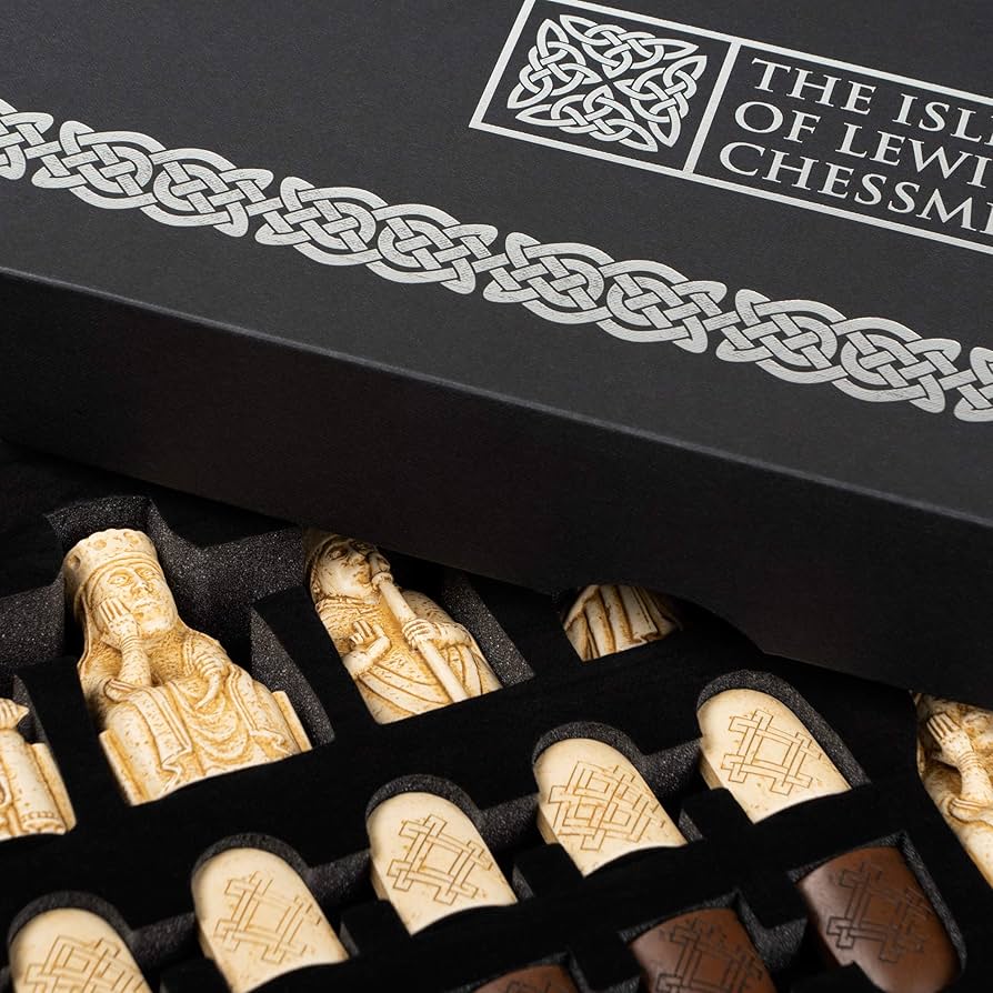 その他 THE LEWIS CHESSMEN MINIIATURE SET The Original Miniature Isle of Lewis Handmade Chess Set